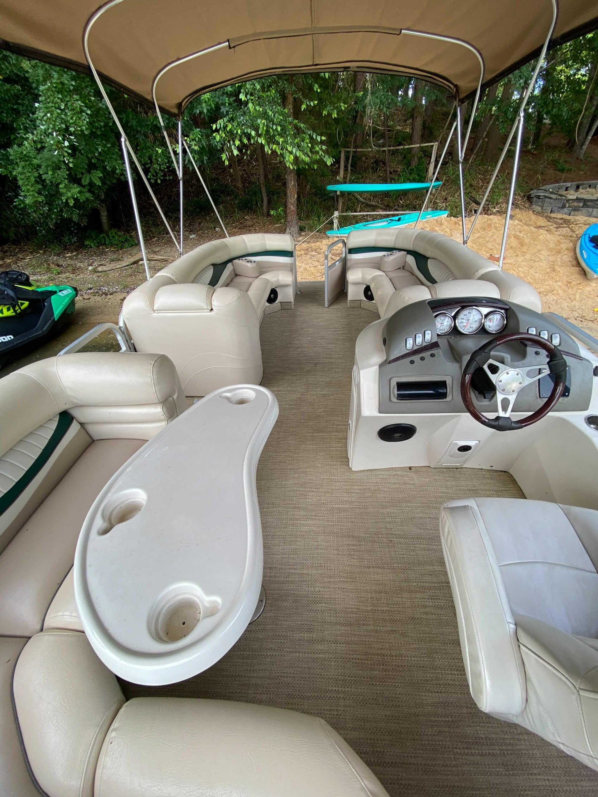 Bennington Pontoon 115 HP
