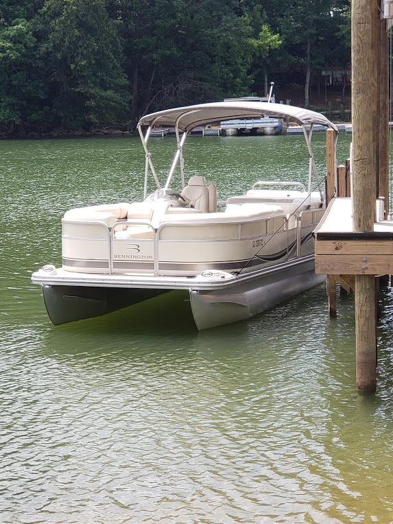 Bennington Pontoon 90 HP